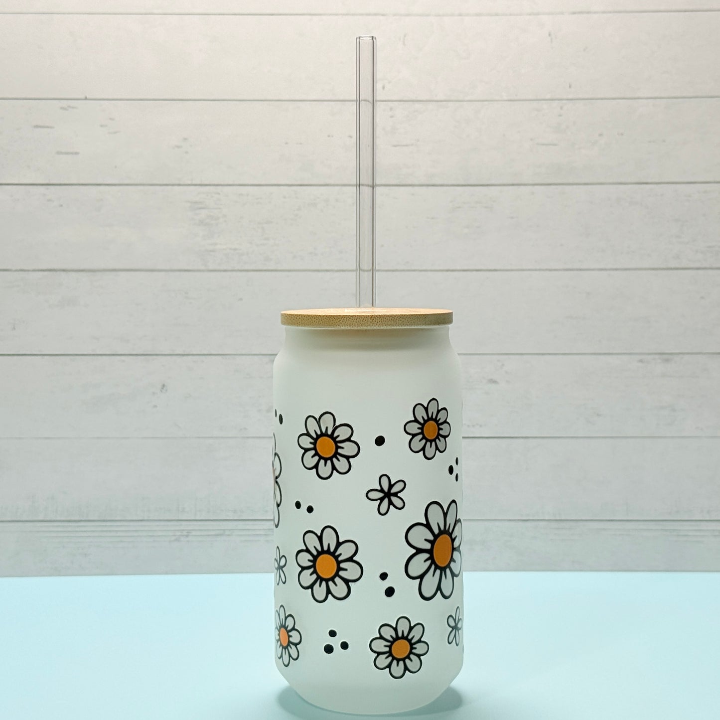 🌼✨ Frosted Glass Can Cup with Daisy Design – 16oz ✨🌼
