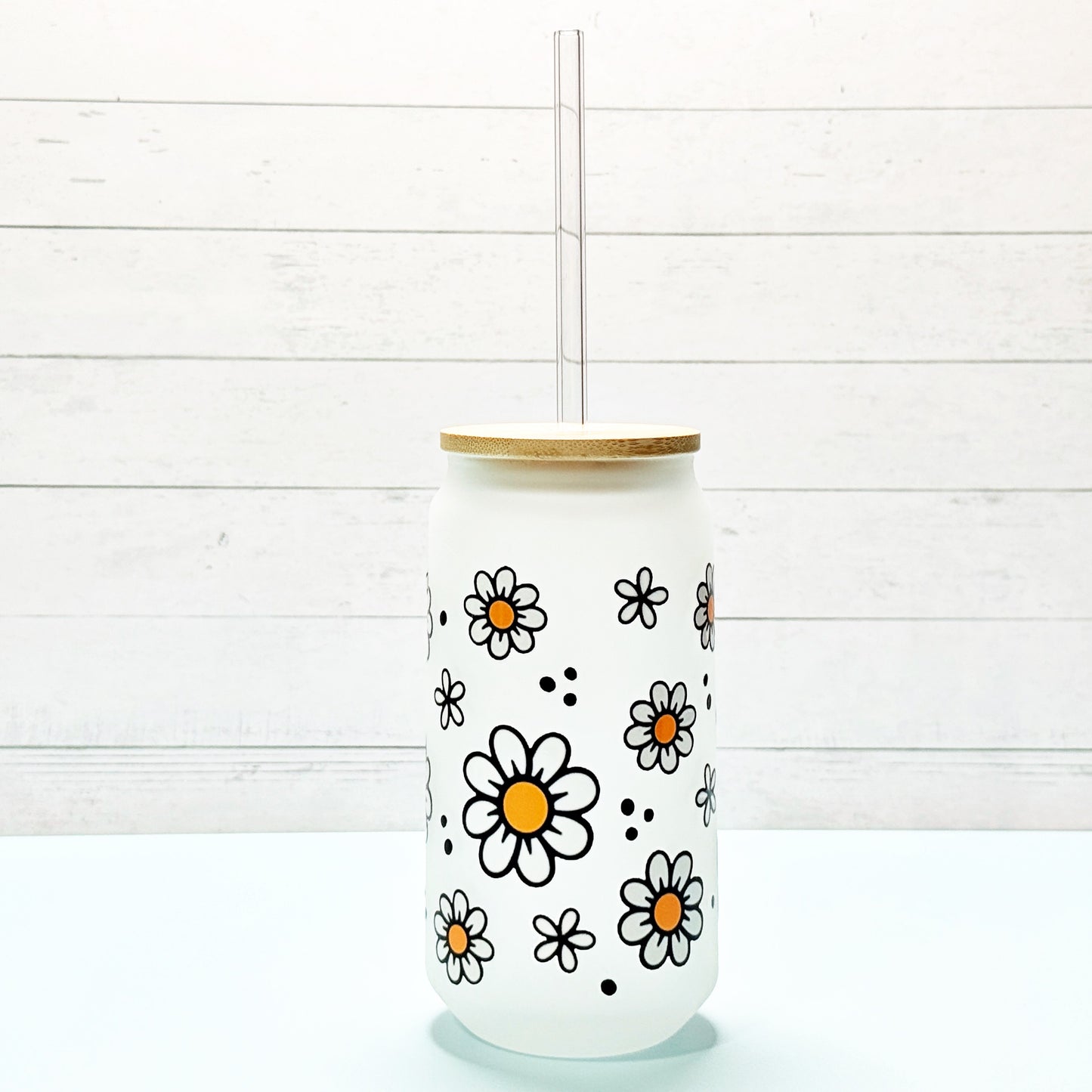 🌼✨ Frosted Glass Can Cup with Daisy Design – 16oz ✨🌼